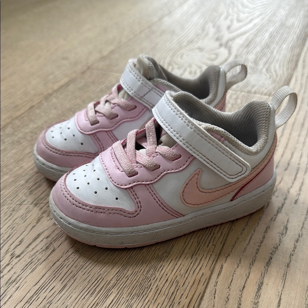 Nike Toddler Dunks, size 7